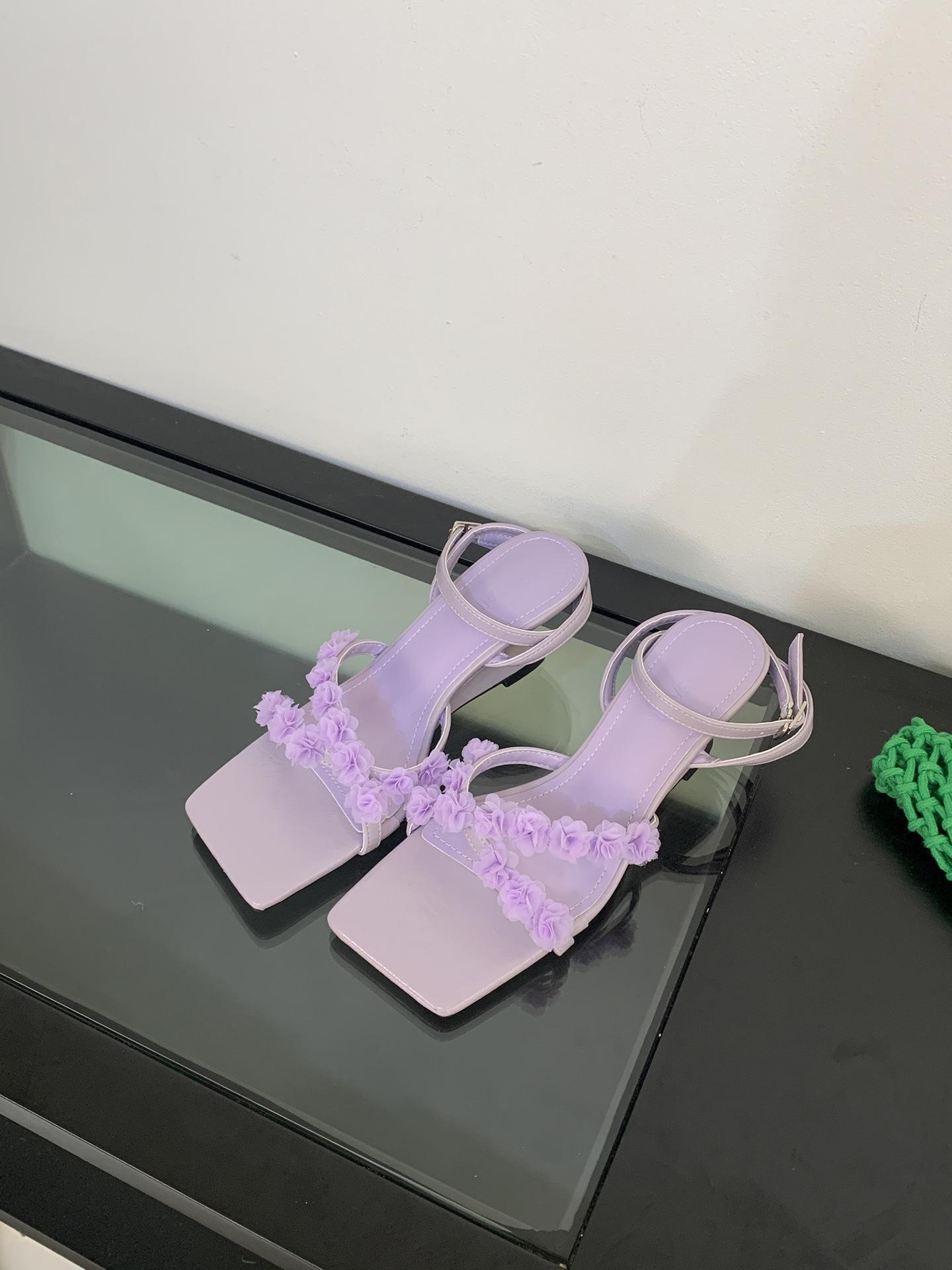 

2025 summer new square head wedge heel with French elegant flower fairy wind outside sandals high heels women 39 фиолетовый