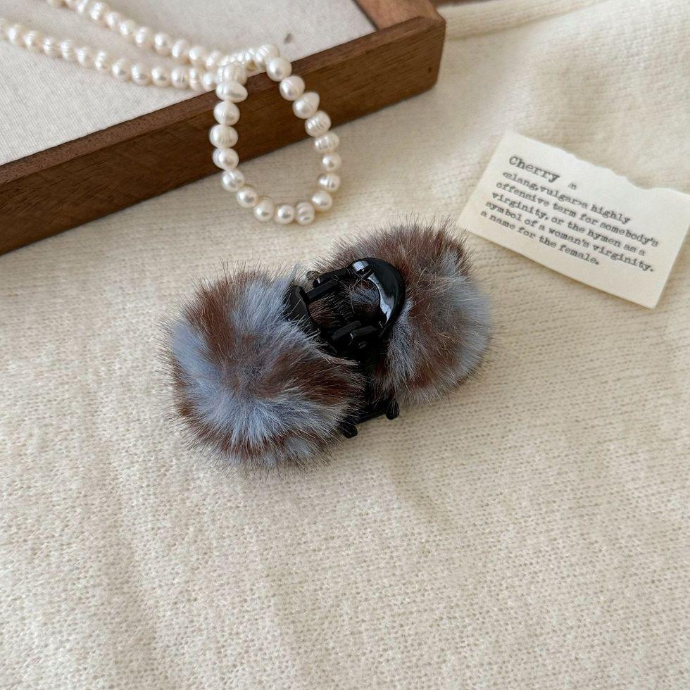 Autumn Winter Plush Ball Small Hair Claw Clip Elegant Half Updo Shark Clip Princess Style Women Daily Hair Accessories