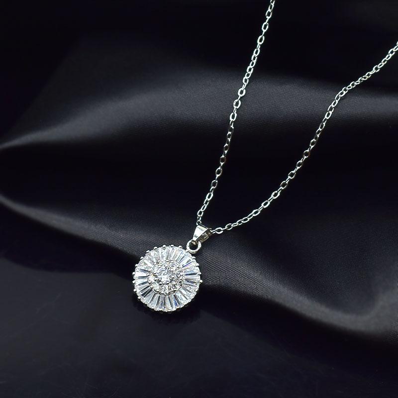 Sunflower Necklace Women'S Versatile Micro Inlaid Zirconium Premium Delicate Pendant Clavicle Chain