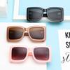 Damesolbriller Damer Trendy Designer Firkantede Solbriller menn Klassisk Svart Luksus Retro B-Dekorative Nyanser Briller