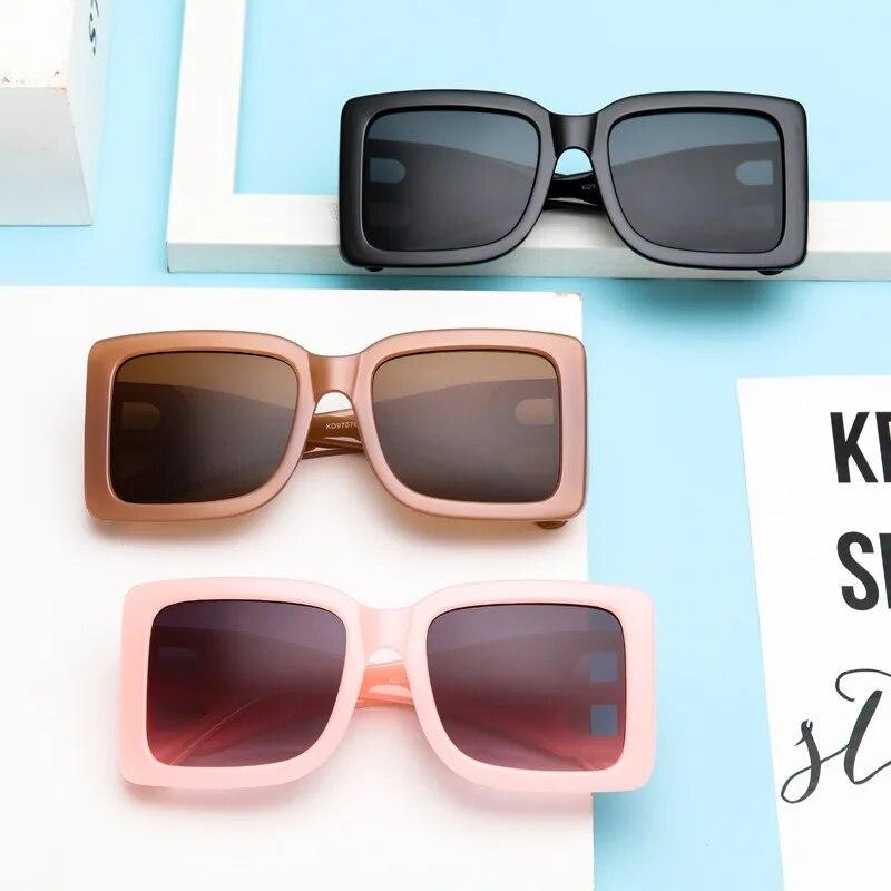 Damesolbriller Damer Trendy Designer Firkantede Solbriller menn Klassisk Svart Luksus Retro B-Dekorative Nyanser Briller