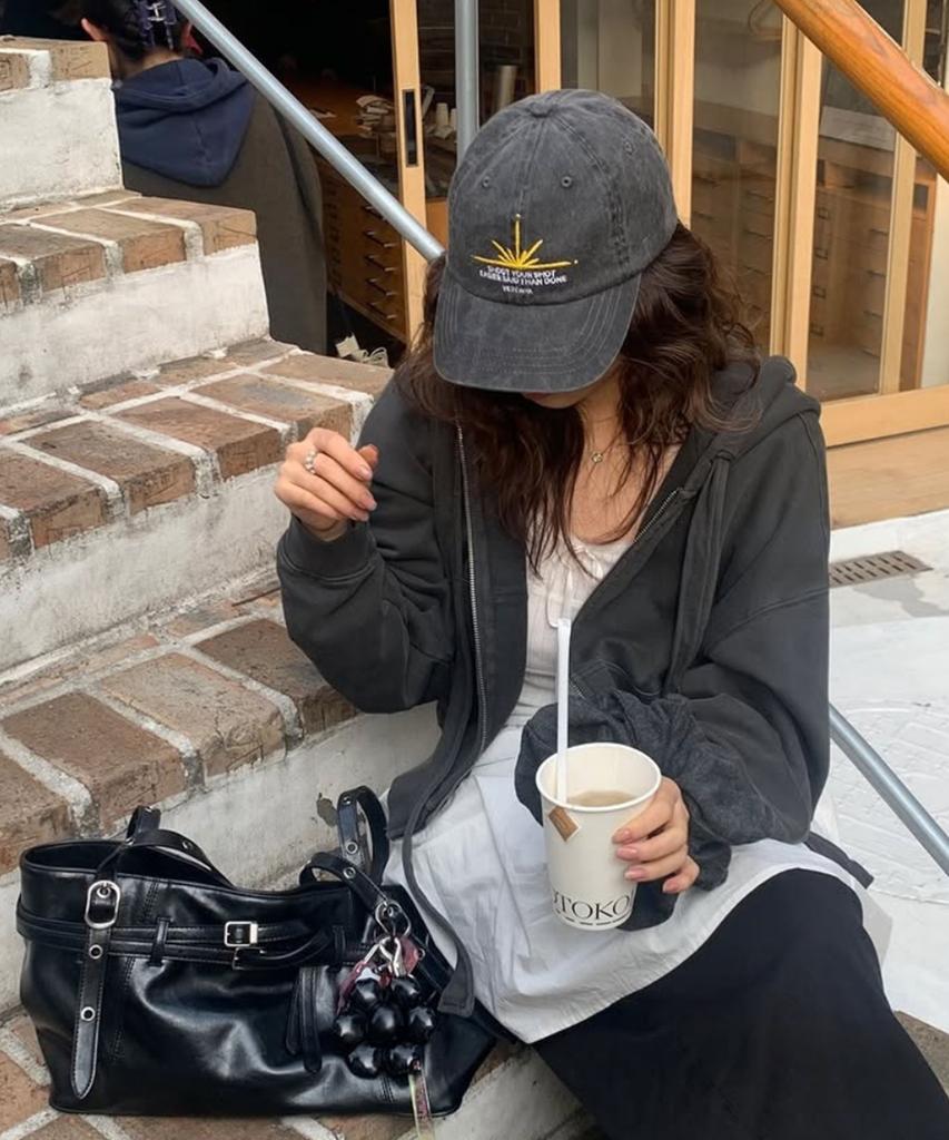 VESTIRYA Solar Grahpic Ball Cap Charcoal