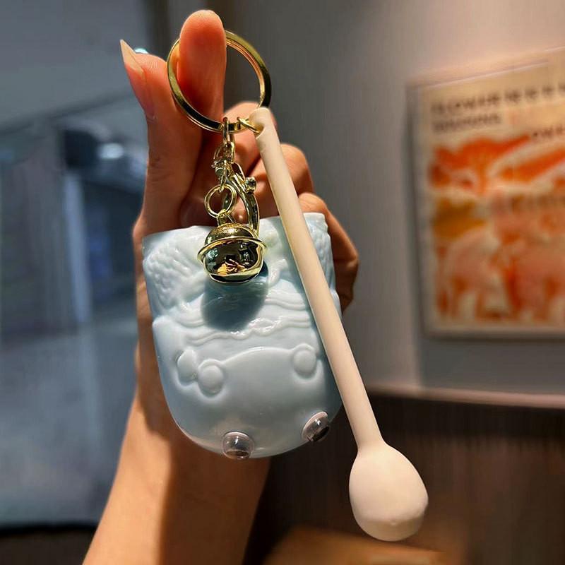 

Black Stylish Wooden Fish Keychain Cartoon Design Emotional Stability Gift синий