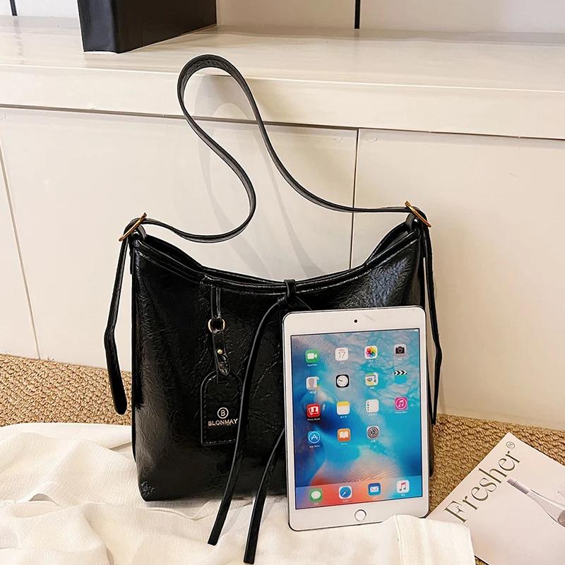 Large Capacity PU Leather Shoulder Bag  Armpit Crossbody  Casual Commuting  Shopping and Going Out  Handbag