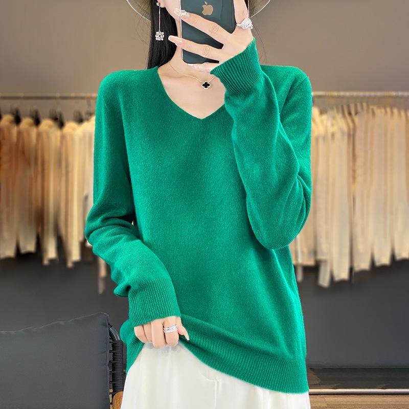 

Осень и зима новый трикотажный свитер с V-образным вырезом и длинными рукавами женский топ свободный и тонкий базовый свитер оптом XXL изумрудный