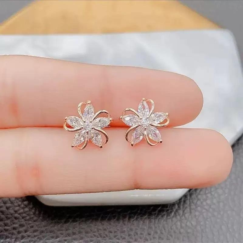 Fashionable Five-petal Flower Earrings Simple Temperament Small and Exquisite Earrings Light Luxury Elegant and Gentle Fairy Earrings