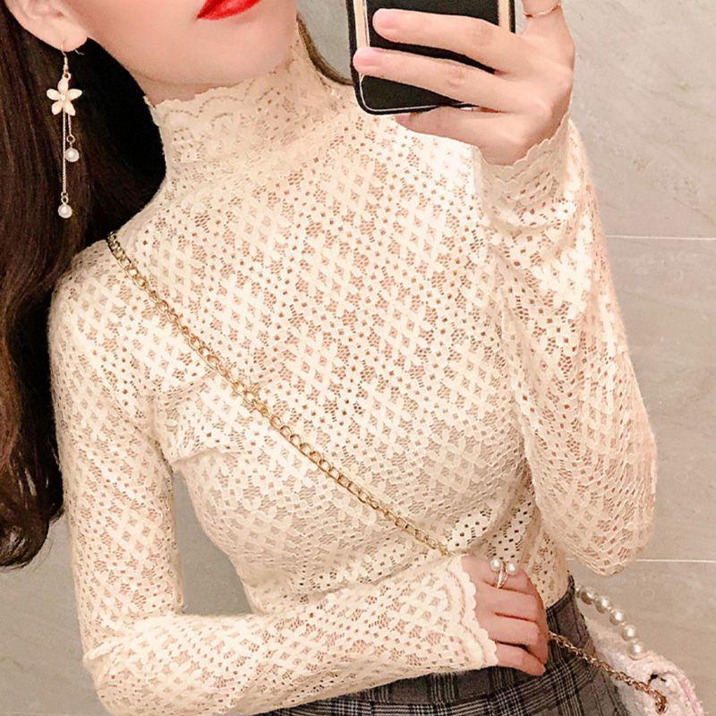 Toto je dámské tričko s matným krajkovým podkladem pro podzim a zimu, s nadýchanou vnitřní vrstvou a síťovaným šifonovým topem.. Je to stylový bílý tlustý top