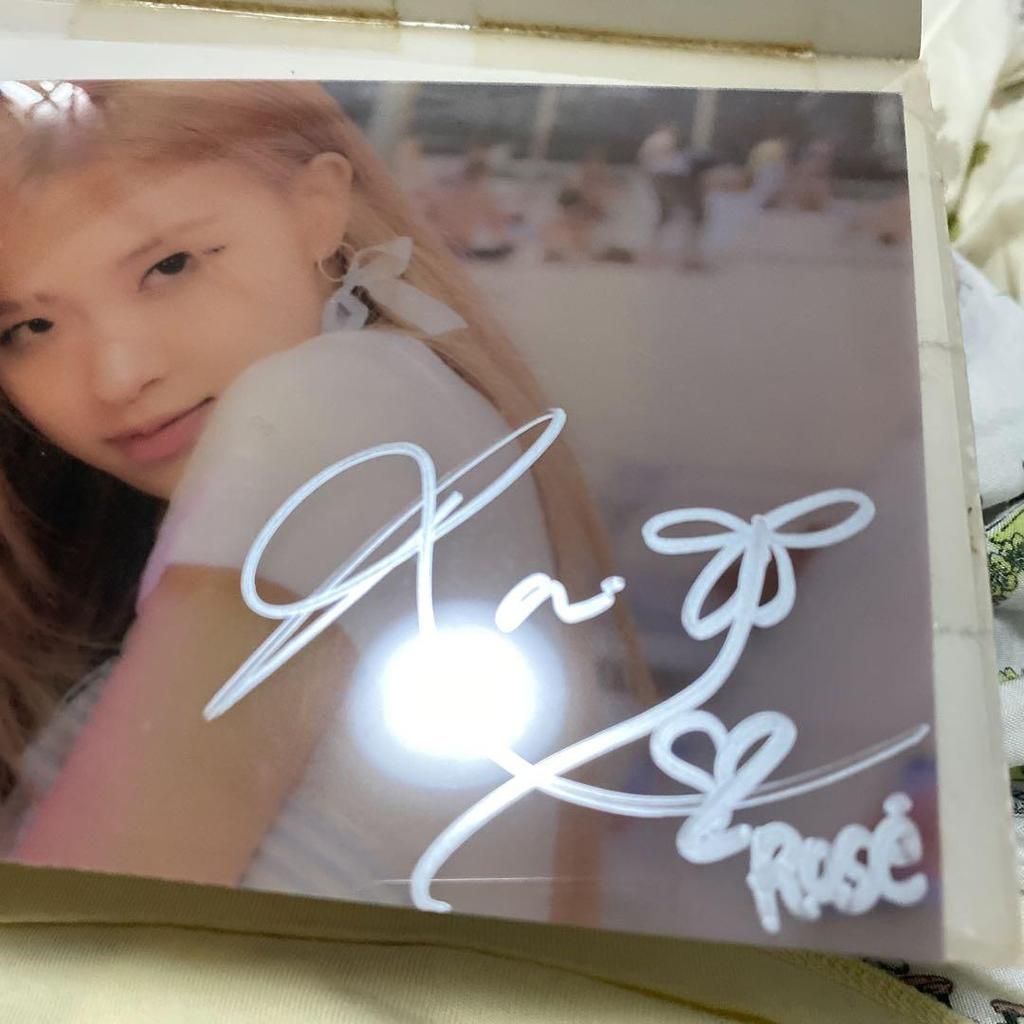 [USED] BLACKPINK Rosé autographed transparent card