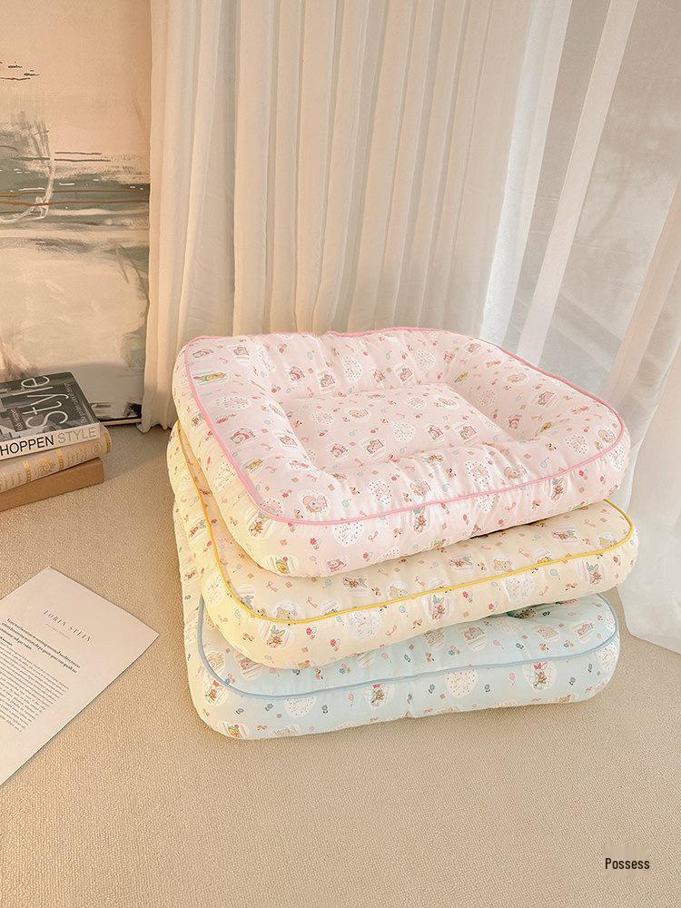 All-Season Washable Pet Sleeping Mat for Rabbits, Cats, and Dogs