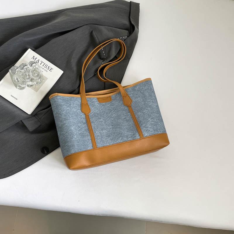 Large Capacity Bag Women's 2025 New Casual Retro Shoulder Bag Fashionable Foreign Style Class Commuter Bag Tote Bag