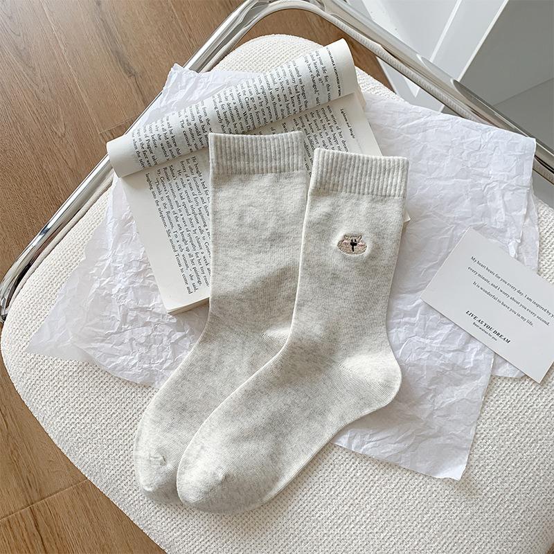 Female Spring and Summer Fashion Cartoon Idea Yarn Puppy Embroidery Boneless In The Tube Pile Pile Cotton Socks