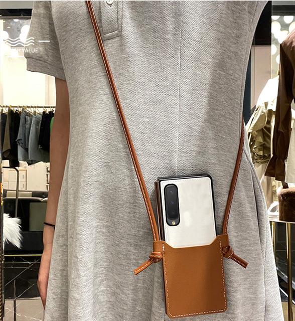 Cute Cartoon Bear Crossbody Leather Phone Case For Samsung Z Fold 3 Z Fold 2 5g Z Fold 4 W21 W22 Card Pocket Phone Cover Funda