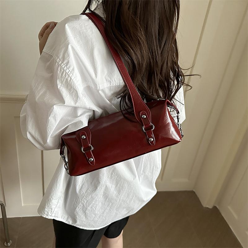 Hand-held Bag with Baguette Shape, Stylish and High-end, Single Shoulder with Underarm Strap Design