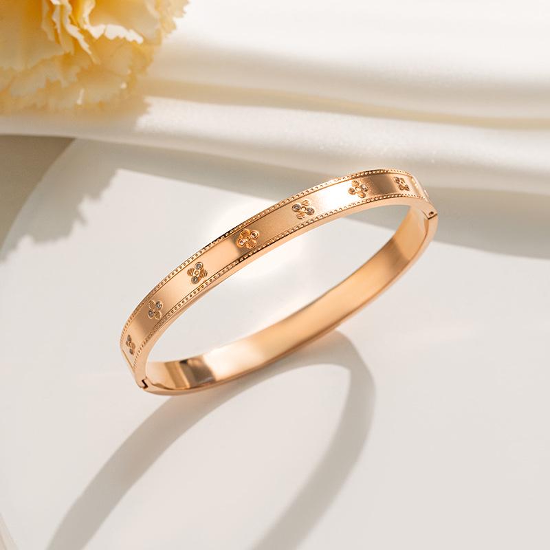 18k Rose Gold Diamond Buckle Bracelet - Korean Stylish Design, High-End Jewelry