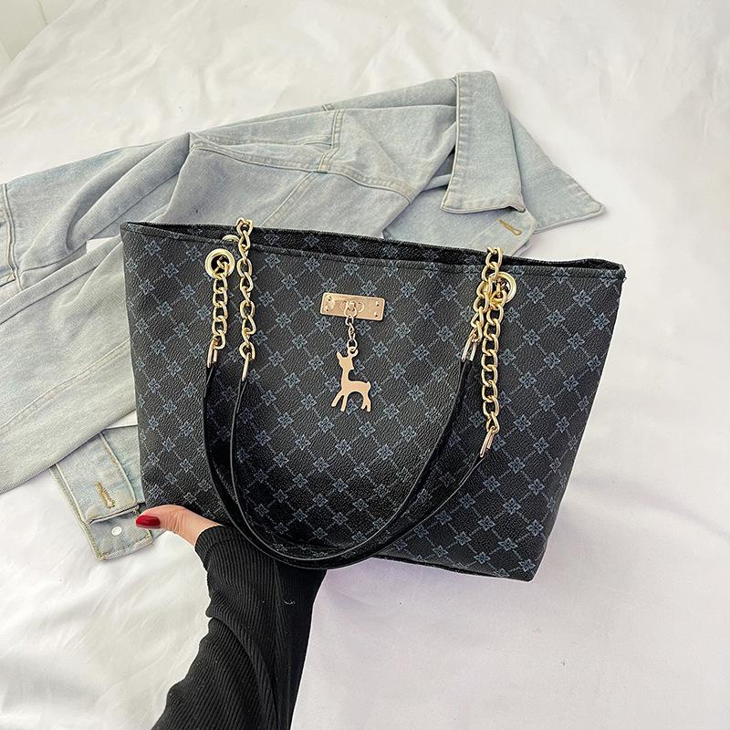 

2 Winter new portable tote bag women s fashion simple commuting large-capacity handbag чёрный