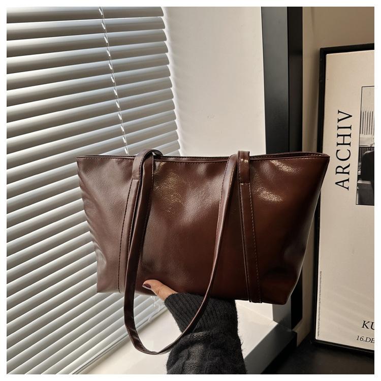 

2025 новая модная сумка большой вместимости, модная повседневная женская сумка через плечо, большая сумка, простая и универсальная сумка-тоут для поездок на работу