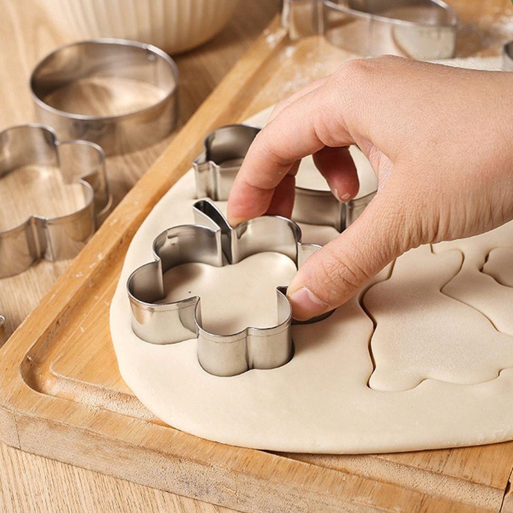 Stainless Steel Cartoon Animal Baking Mold Creative Cute Biscuit Mould  Holiday Party