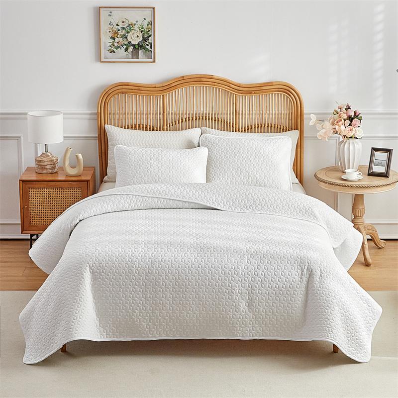 1pc Bedspread+ Pillowcase 3pcs Set Solid Color Ultrasonic Quilted Bedsheet Gentle Breathable Blanket for Home Decoration