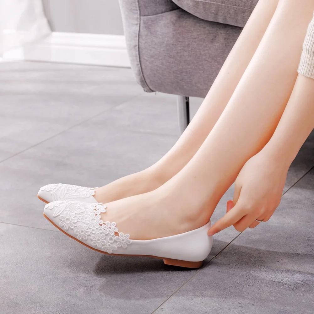 Scarpe Basse da Donna Taglie Forti Scarpe da Sposa in Pizzo Scarpe Basse Bianche a Punta Scarpe Basse Bianche con Fiore in Pizzo Tacchi Alti Scarpe Décolleté da Donna Scarpa di Lusso