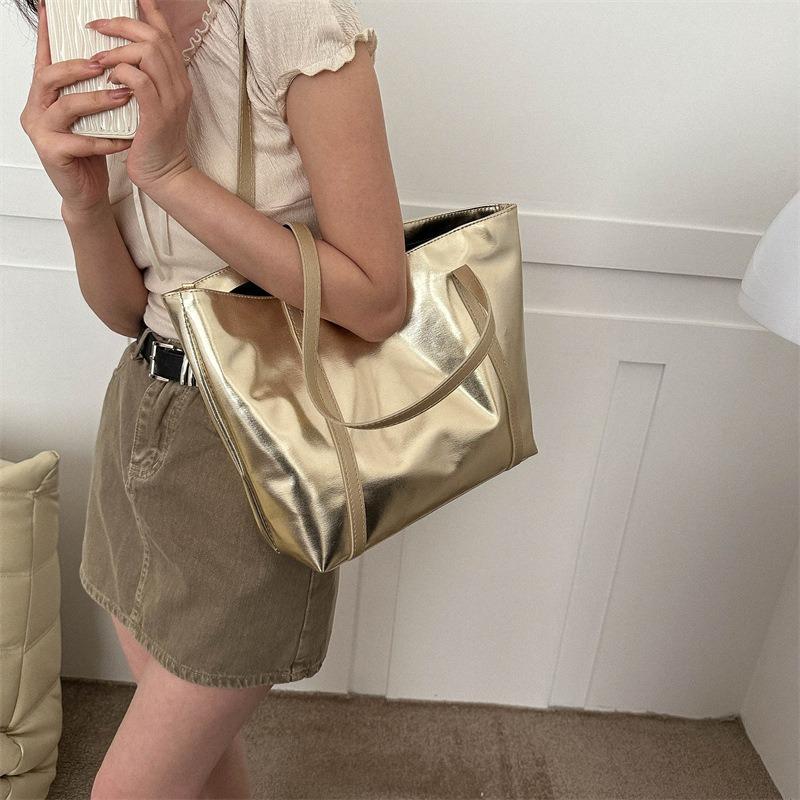 Simple retro bag women's new fashionable large-capacity shoulder women's bag texture commuter tray