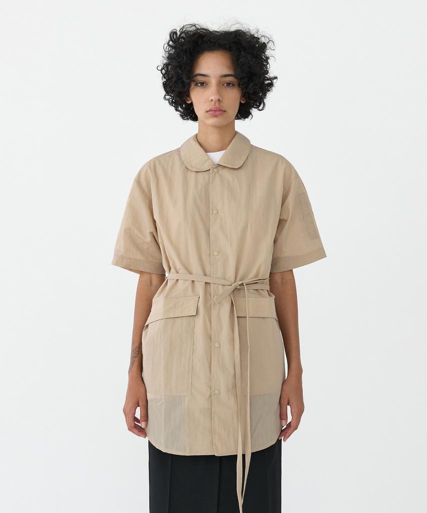 Wokeuwokeu Round Apron Shirt (Beige)