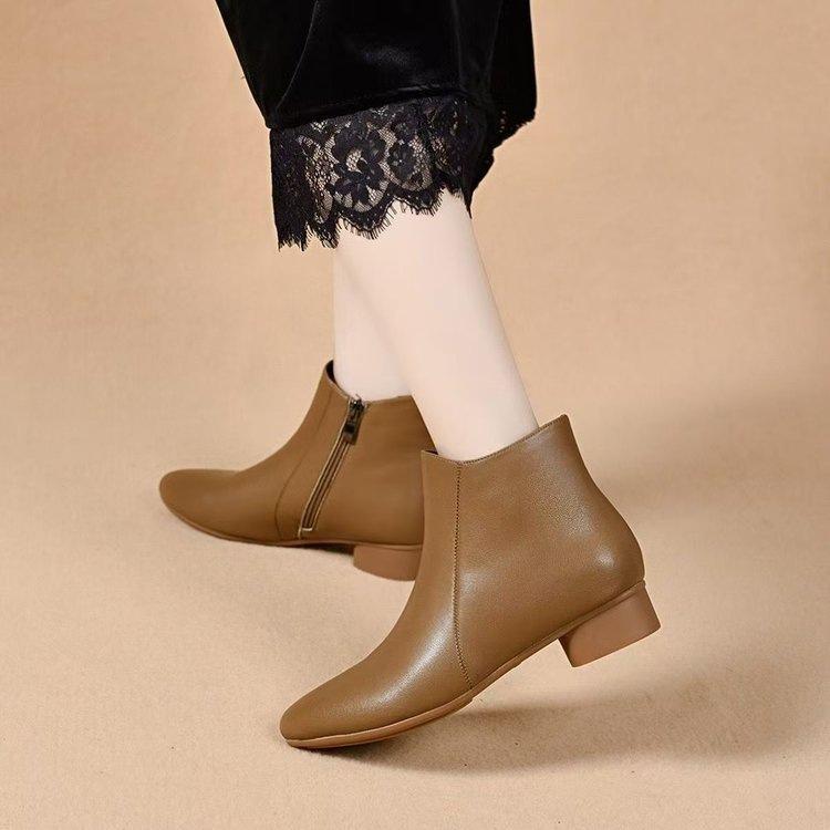 Fleece Cotton Boots 2025 Autumn and Winter New Fashion British Style Martin Boots Pointed Low Heel Single Boots Soft Leather Short Boots Women