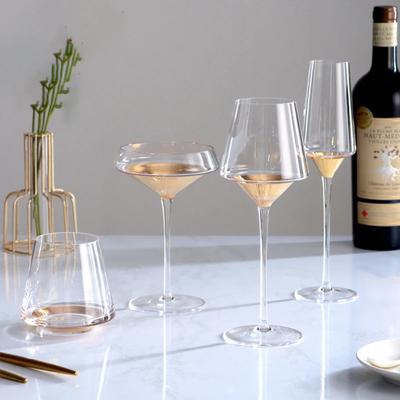 Nápojové nádobí – Sklenice a poháry