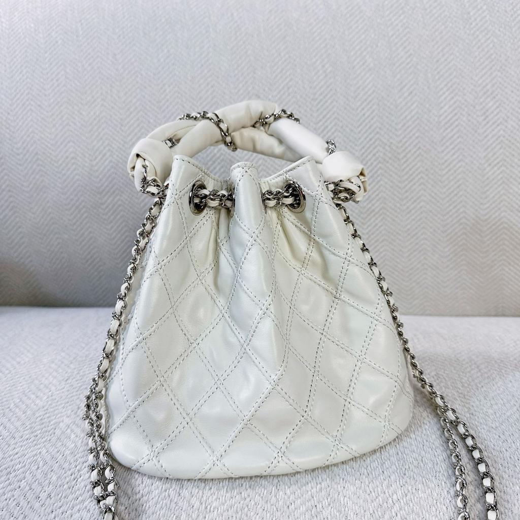 2025 New High-end Leather Small Fragrant Style Grid Chain Bucket Bag Retro Versatile Single Shoulder Crossbody Women's Bag Trend