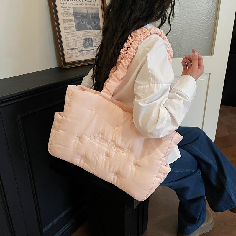Quilted Tote Bag Women Fashion Soft Handle Shoulder Bag for Daily Use and Casual Outings