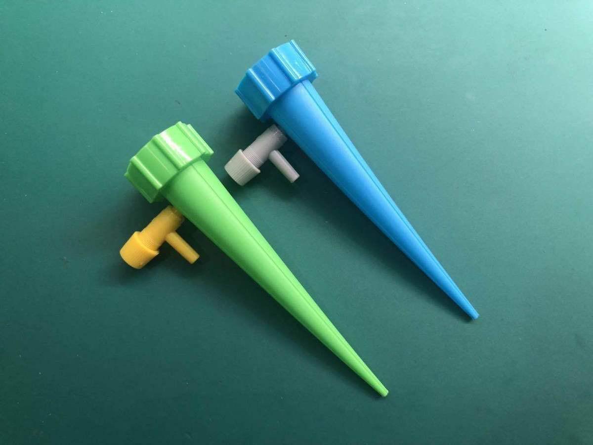 

Регулируемое устройство капельного орошения для автоматического полива растений