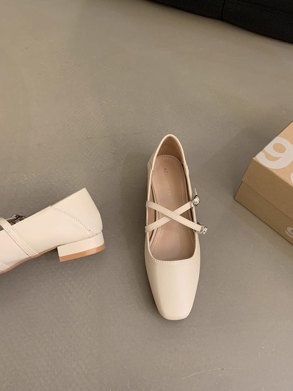 

Корейская версия дизайнерского смысла, легкие туфли-лодочки, маленькие кожаные туфли, женские туфли на толстом каблуке, летняя новинка французского ретро-серебра Мэри Джейн 35