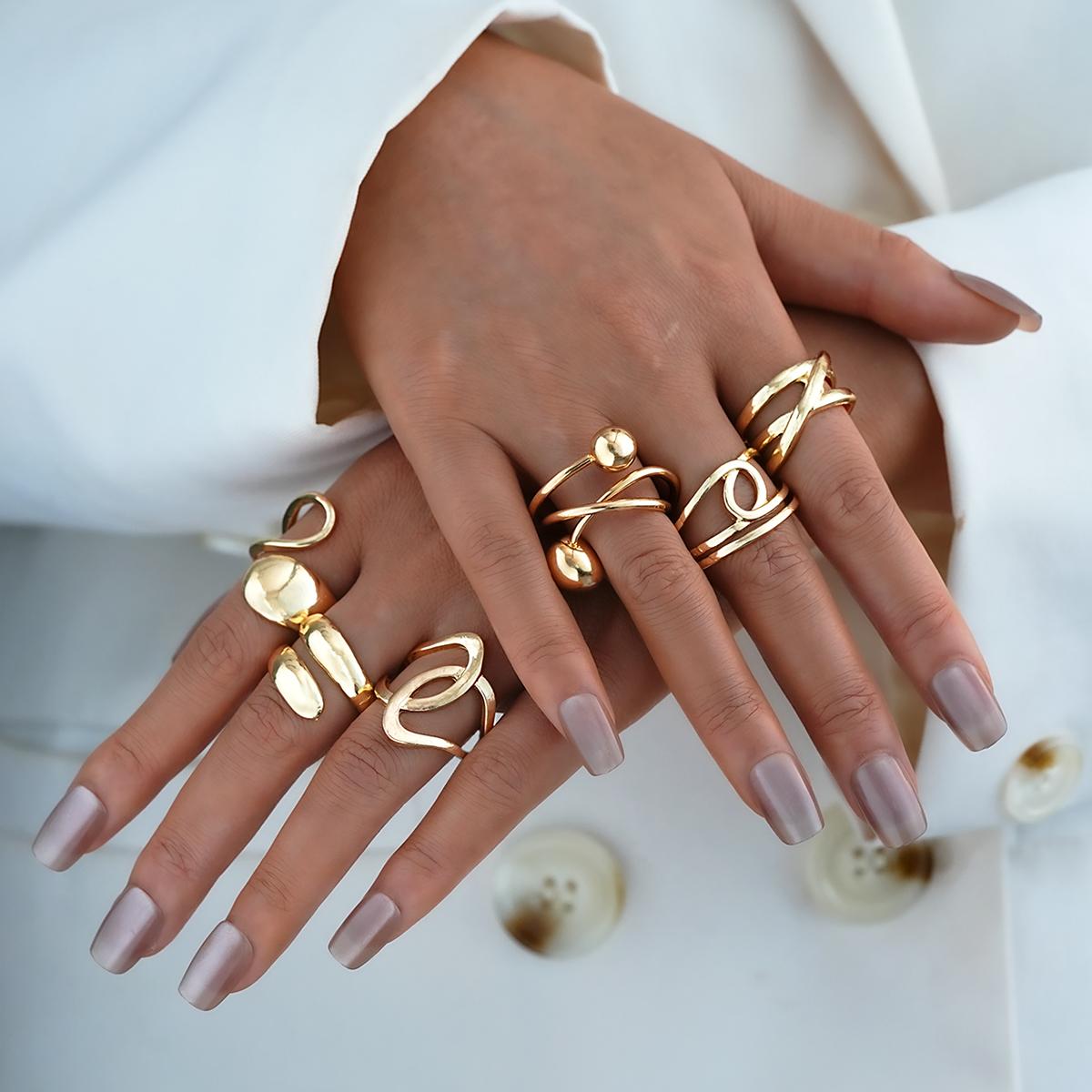 

6 Pcs Smooth Geometric Shape Exaggerated Fashion Ring Set Retro Vintage Gold Color Classic Asymmetrical Hollow Rings For Women