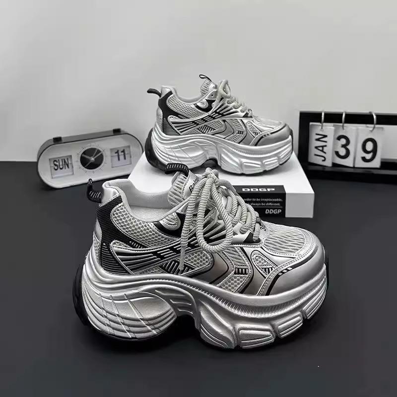 Casual dad shoes 2025 spring and summer new fashion mesh shoes casual sports shoes versatile thick-soled inner high women's shoes