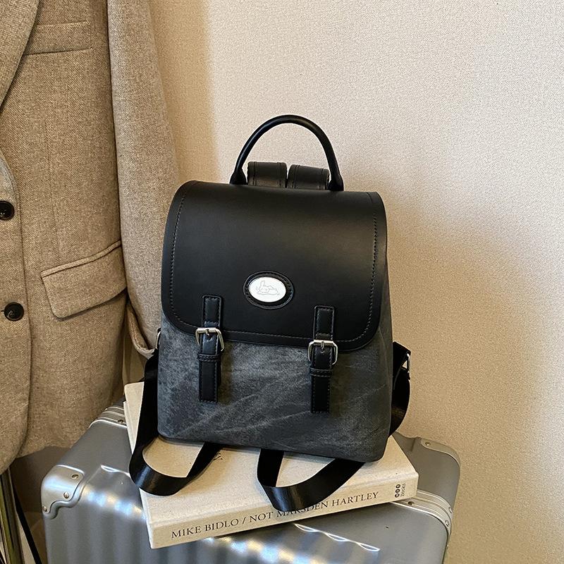 Premium sense retro women's backpack 2025 new commuting versatile super fire backpack going out travel small schoolbag