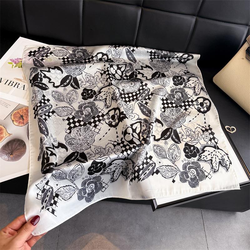 Plaid Rose Print Scarf Imitation Silk Retro High-end Sunscreen Shawl Neck Square Scarf Scarf Silk Scarf Headscarf
