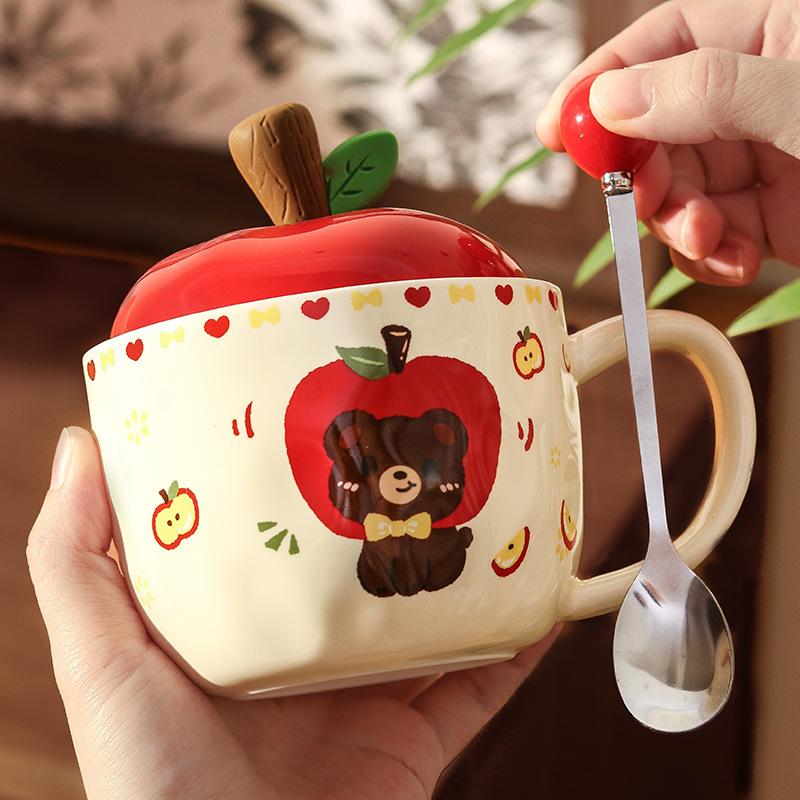 

High-value cute apple ceramic mug with lid spoon couple coffee cup girls Christmas cup birthday gift 401-500ml