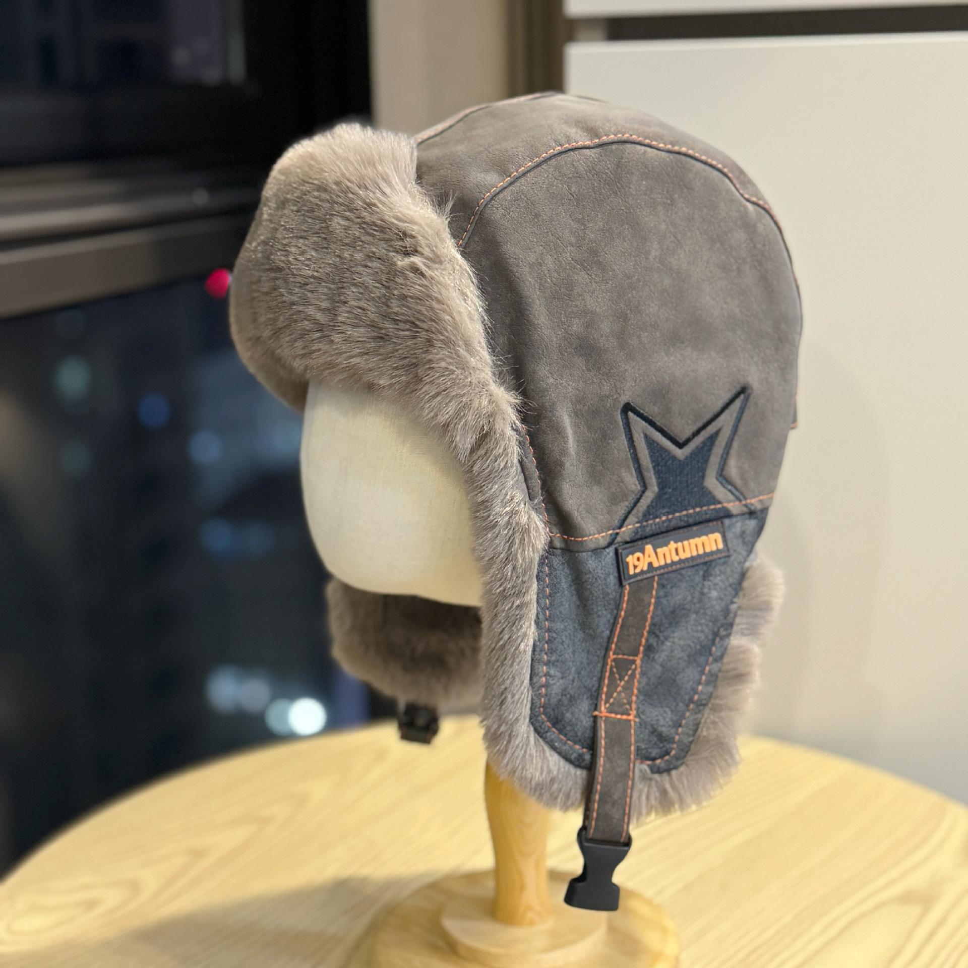 

Northeastern Lei Feng Hat for Men and Women, Outdoor Cycling Skiing Windproof Pilot Hat, Winter Thickened Fleece Ear Protection Hat Adult54-60Average Size коричневый