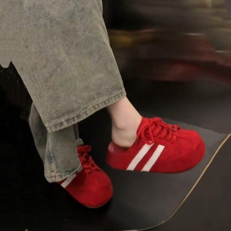 Baotou Halbschuhe Damen Oberbekleidung 2025 neu Frühling Retro Deutsche Trainingsschuhe Bequeme Damen Dicke Sohlen ohne Absatz Lazy Shoes