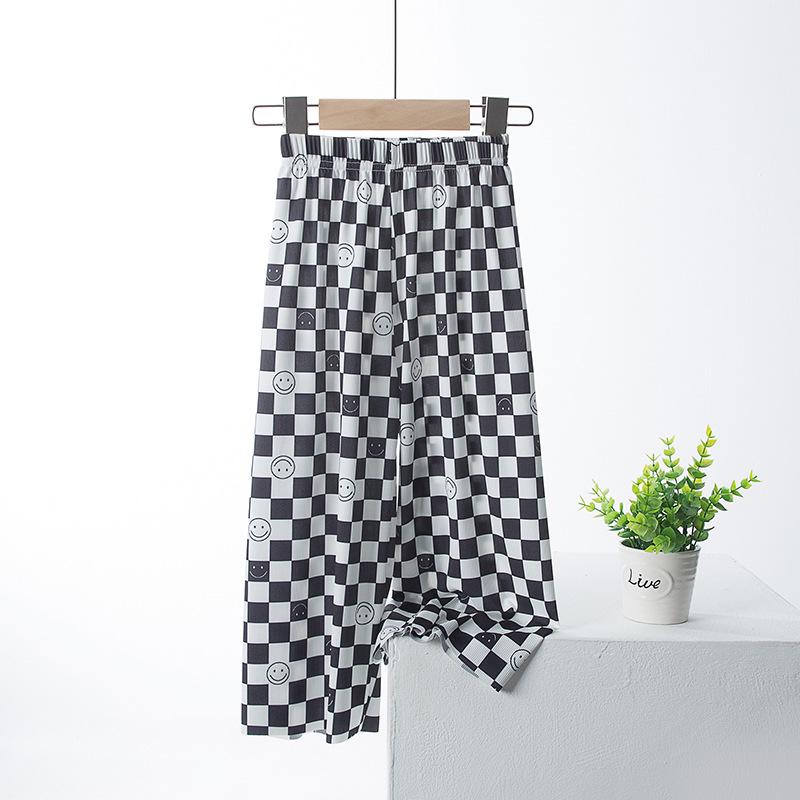 

Летние широкие брюки Ice Silk с защитой от комаров для девочек: Легкая модальная ткань, свободный крой, стиль «родитель-ребенок». 110 cm