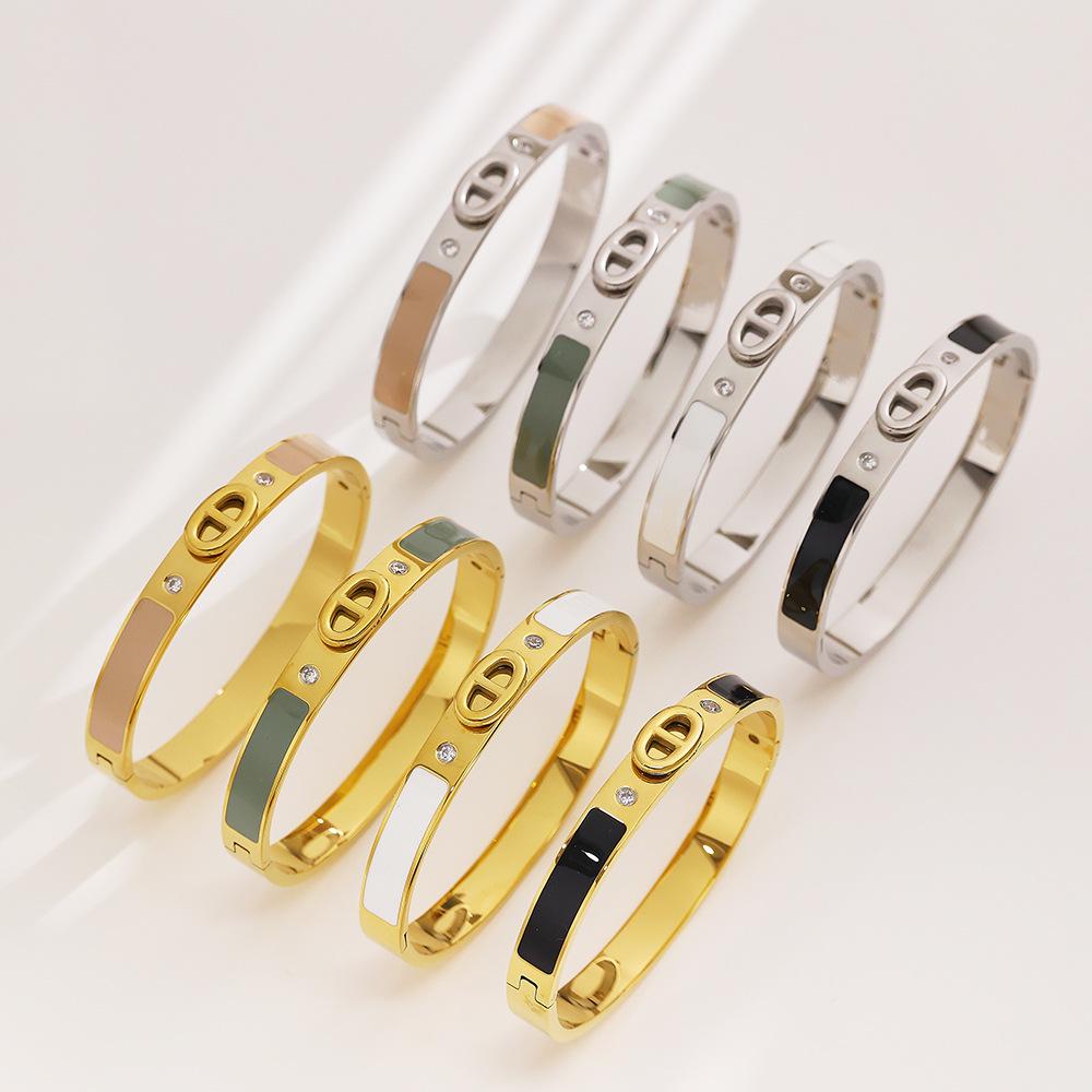 18K Gold-Plated Stainless Steel Pig Nose Bracelet with Zirconium Detailing
