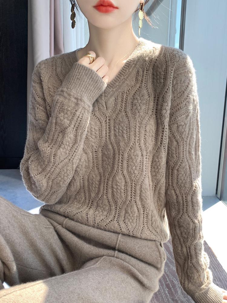 Women's V-Neck Cable Knit Wool Sweater - Loose Casual Fit for Autumn and Winter