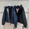 Damen Lässige Kapuzen-Windjacke Kurze Jacke Frühling Locker Geschnitten Doppelreißverschluss Buchstabenaufdruck