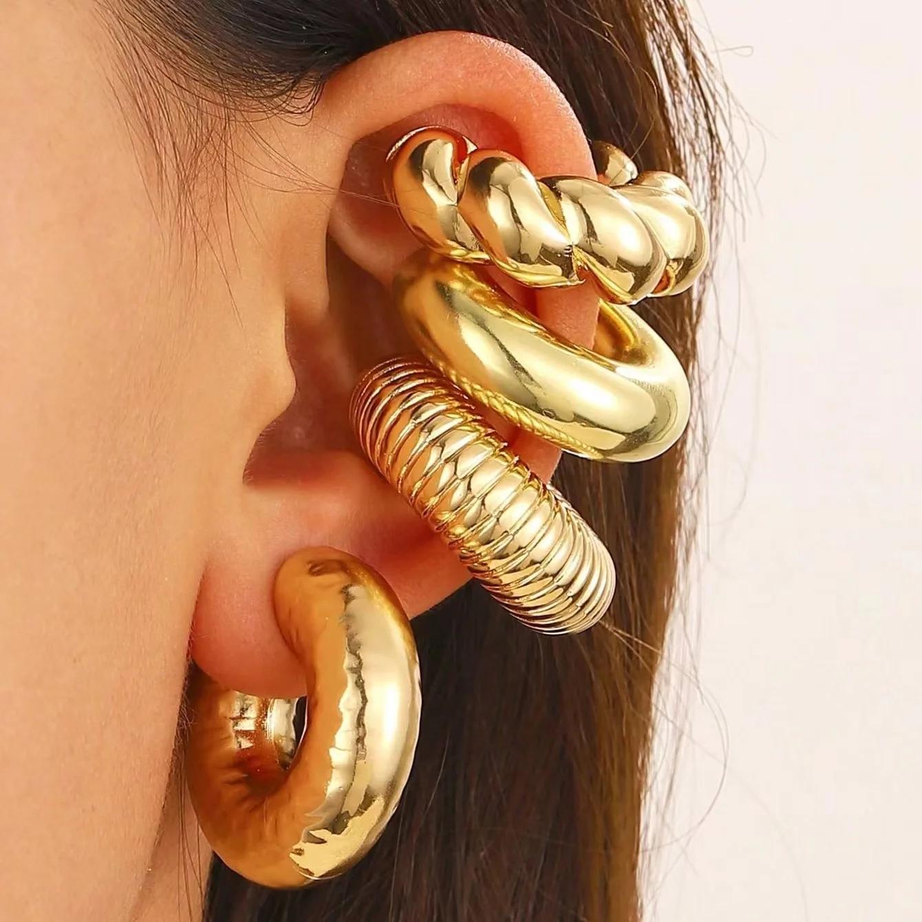 

Fashion 4pcs C Shaped Acrylic Ear Clip for Women Simple Gold Copper Color No Pierced Round Earrings Punk Female Zircon
