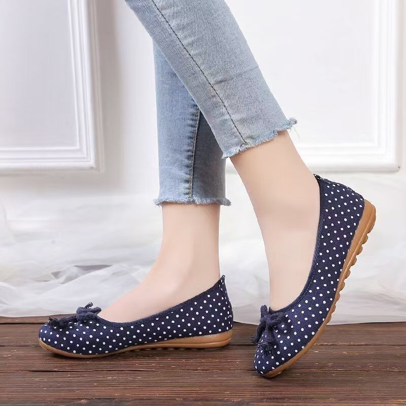 Woman New Big Size Flat Sole Polka Dot Cloth Shoes Spring Summer Lightweight Shallow Slip On Round Toe Commuter Nude Shoes