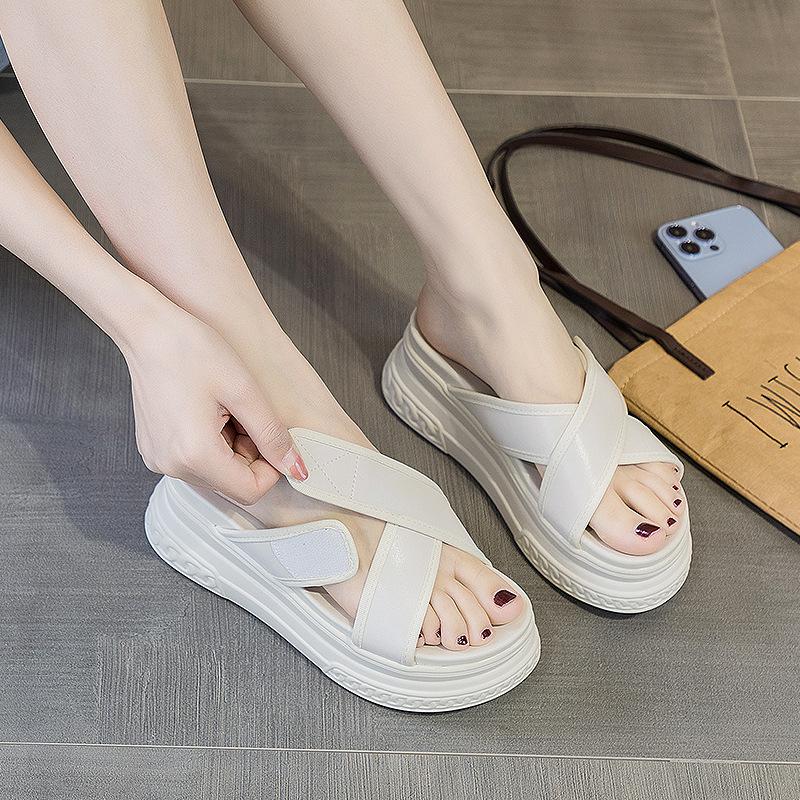 Slippers Women's Summer Sandals 2025 New Thick-soled Muffin Shoes Sandals Fashion Internet Celebrities with Small Fragrant Trend