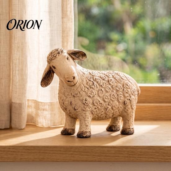 Indoor Tabletop Ornaments Rustic Sheep Figurine, Farmhouse Resin Lamb Statue, Vintage Country Style Accents Decor, Cute Sculpture for Living