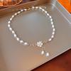 One Faux Pearl Flower Pendant Necklace for Women, an Elegant and Uniquely Designed, Subtly Luxurious Clavicle Chain, Suitable for Everyday Wear.