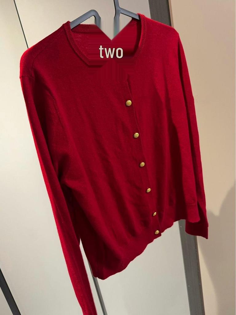 Women's Autumn/Winter Soft Knitted Cardigan Coat with Small Gold Buttons - Elegant and Stylish Sweater.