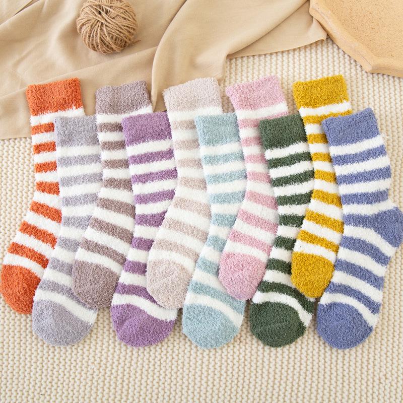 5/10 Paar Lässige Winter Verdickte Gestreifte Korallenfleece Socken für Damen Fleecegefüttert Warme Haus Schlafsocken Mittlere Wade Plüsch Boden Socken Überzieher