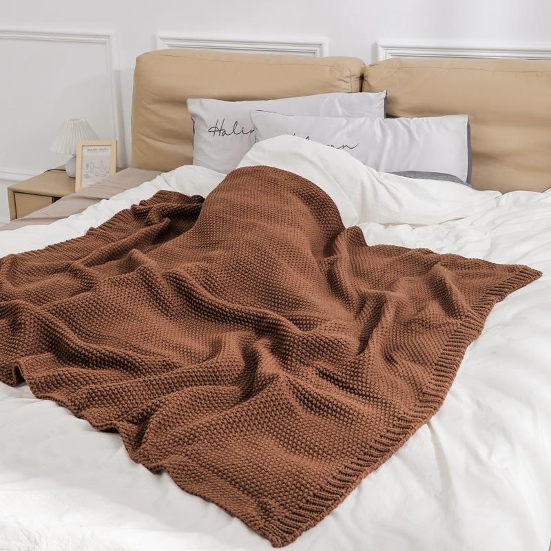 Вязаные декоративные пледы для дивана — фото 19